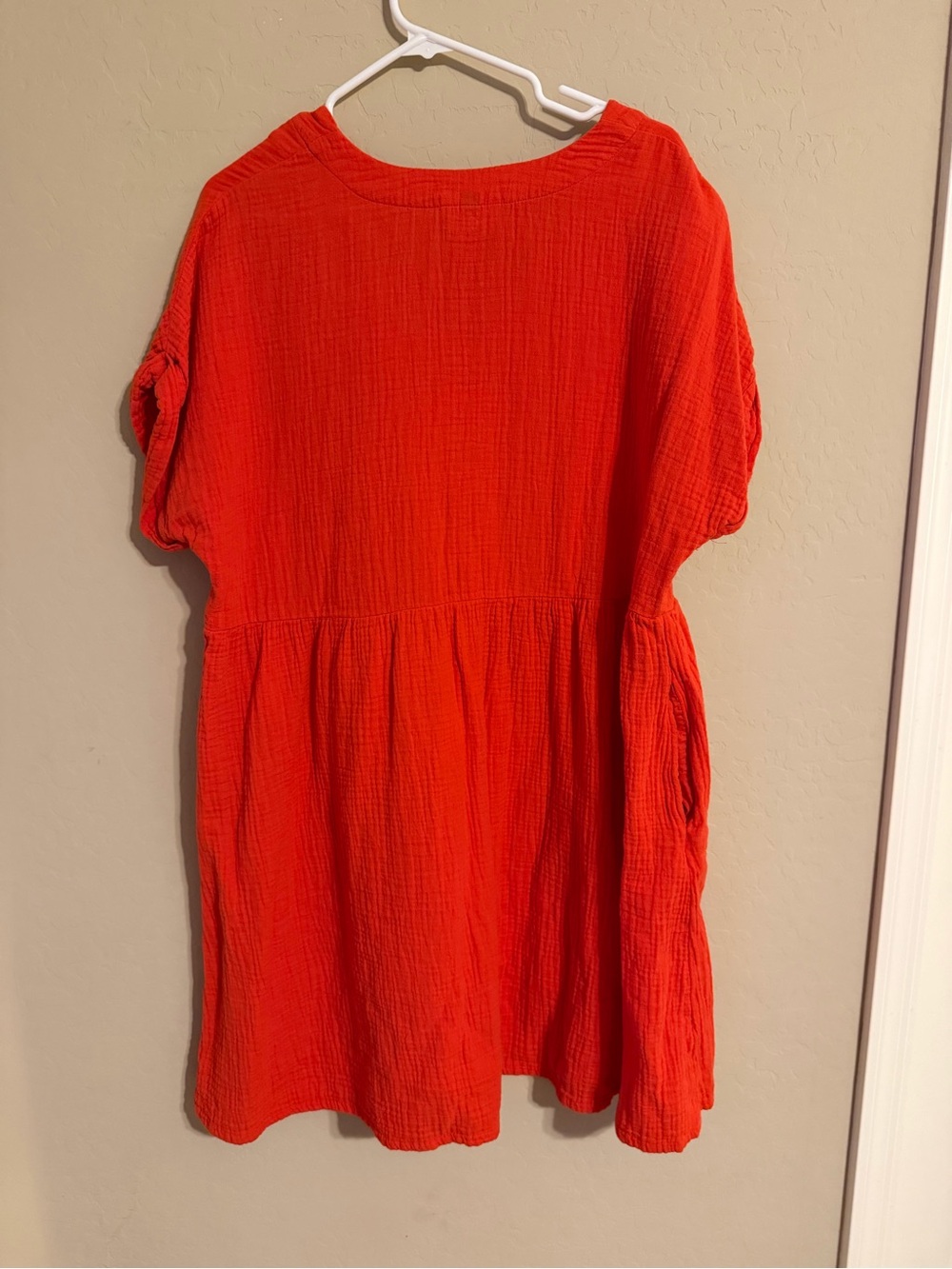 Universal Thread Textured Short-Sleeve Dress in Coral Red